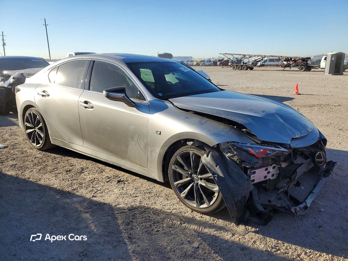 Lexus IS 2023