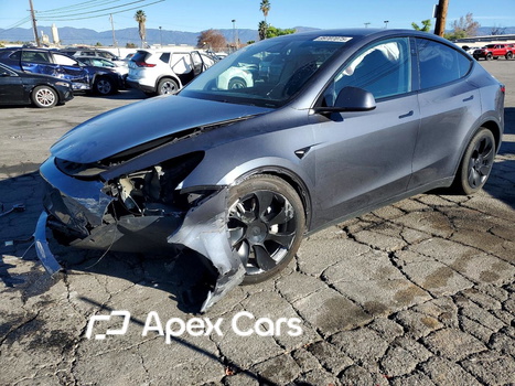 Tesla Model Y 2023 - Image 1 of 14