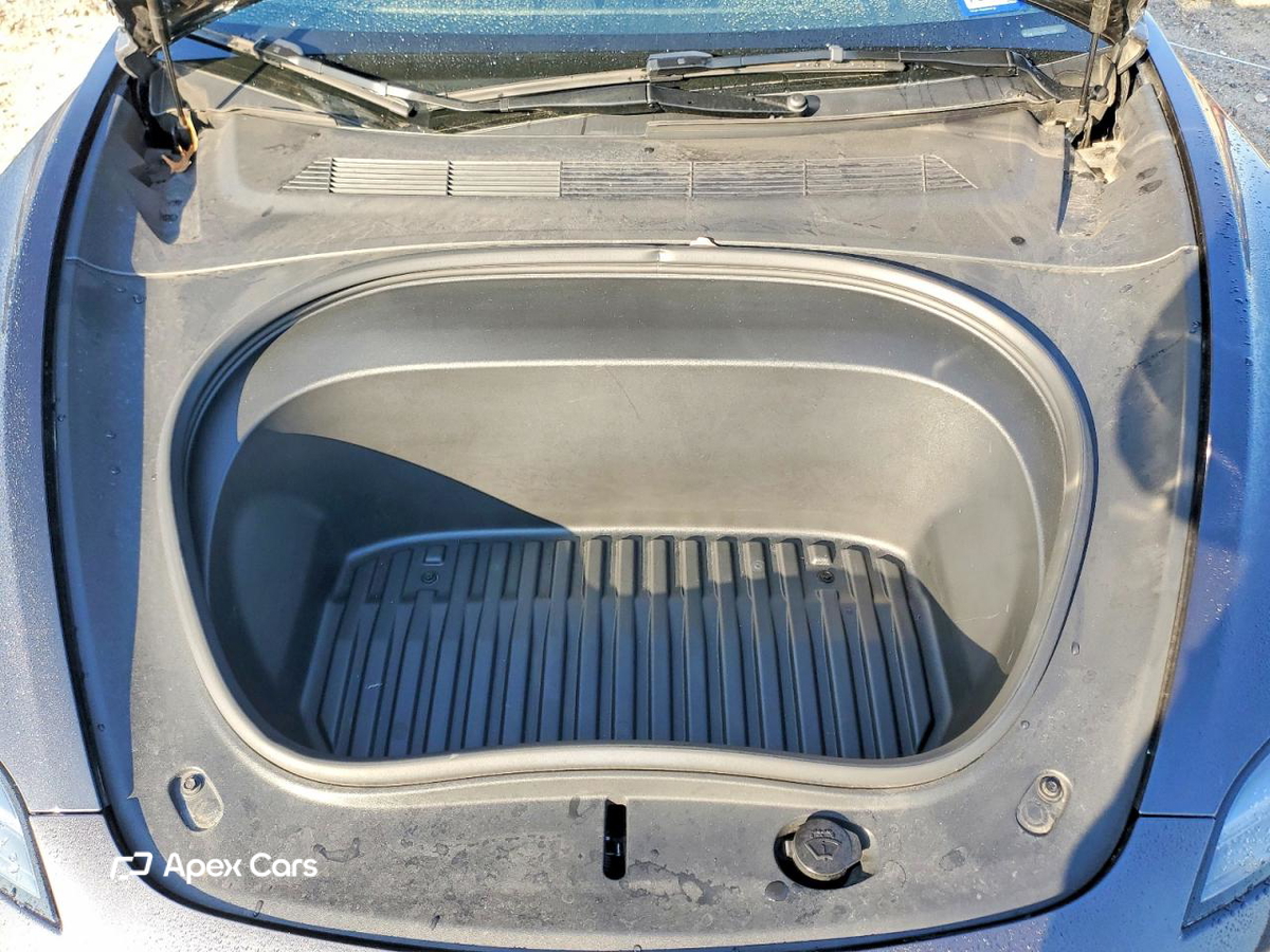 Tesla Model 3 2025