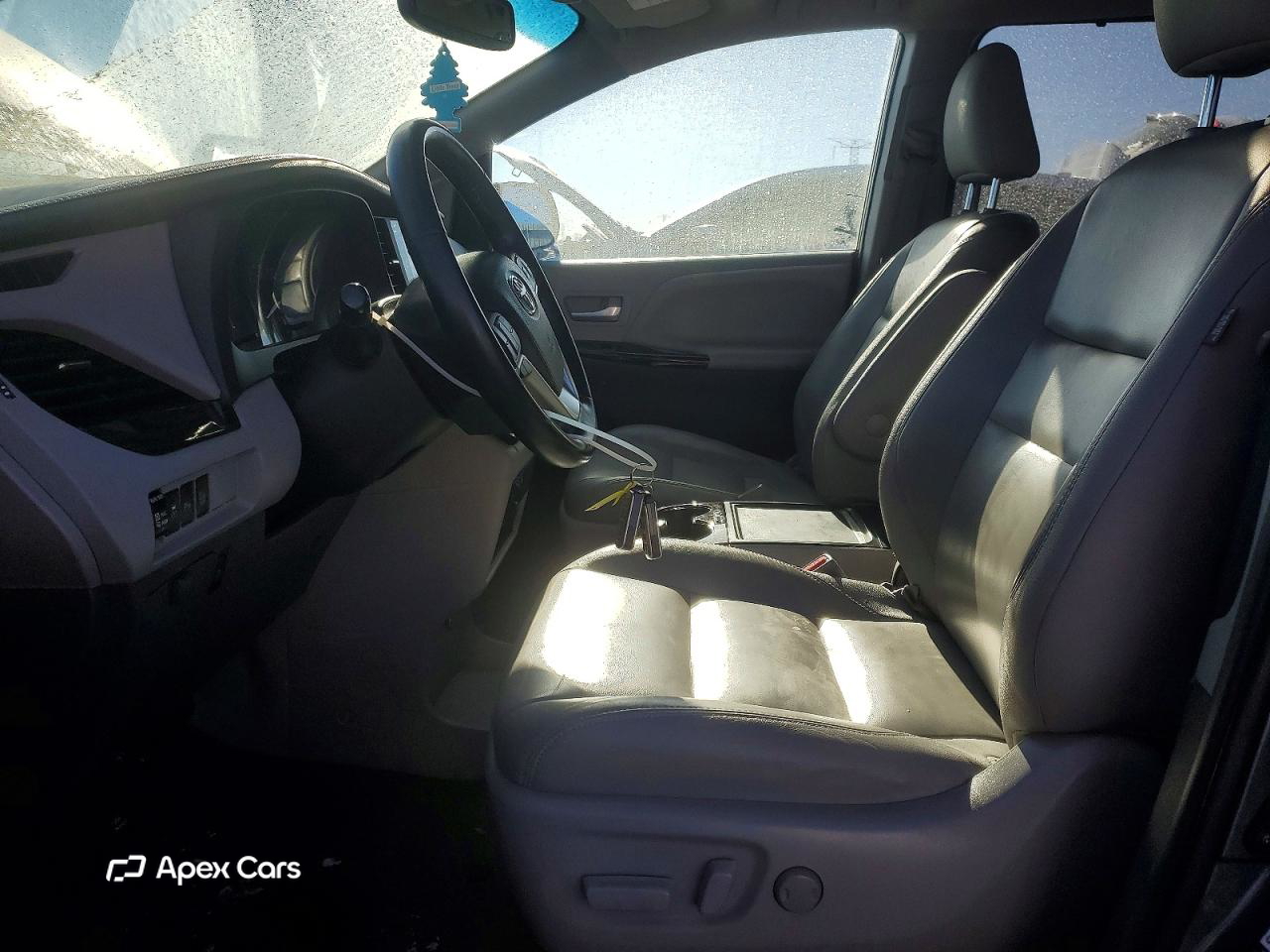 Toyota Sienna 2015