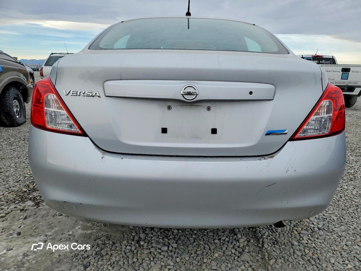 Nissan Versa 2014