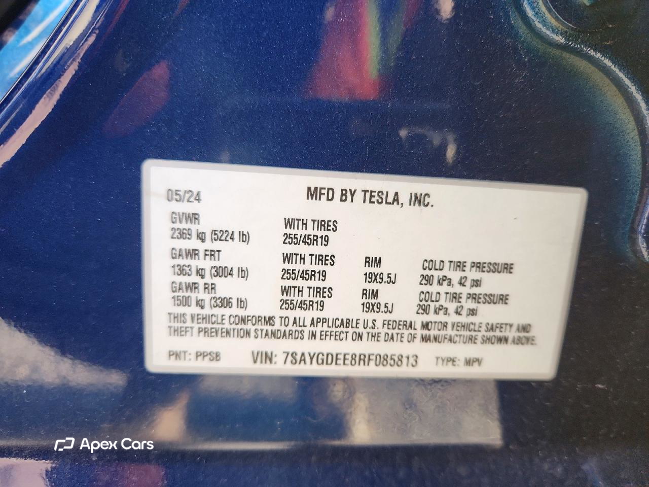 Tesla Model Y 2024