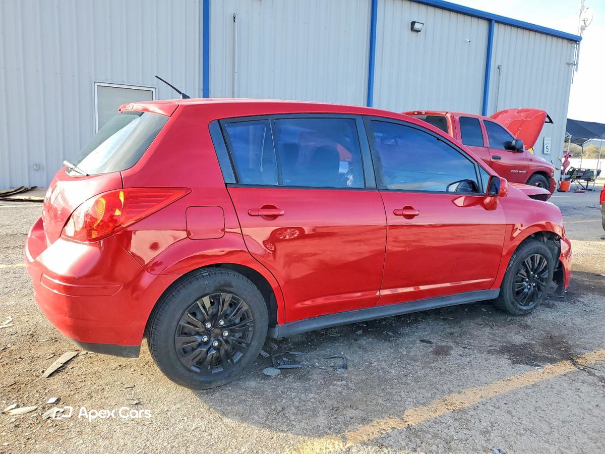 Nissan Versa 2011