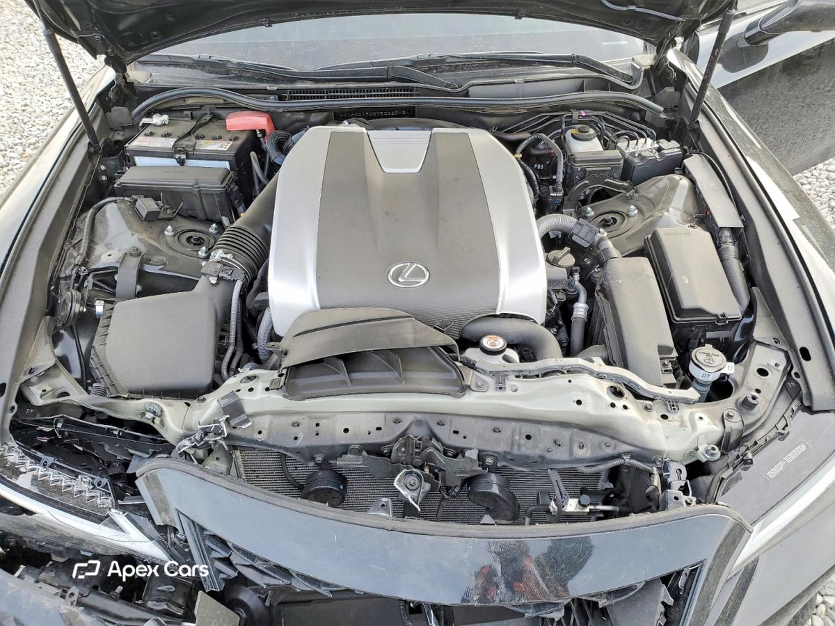 Lexus IS 2025