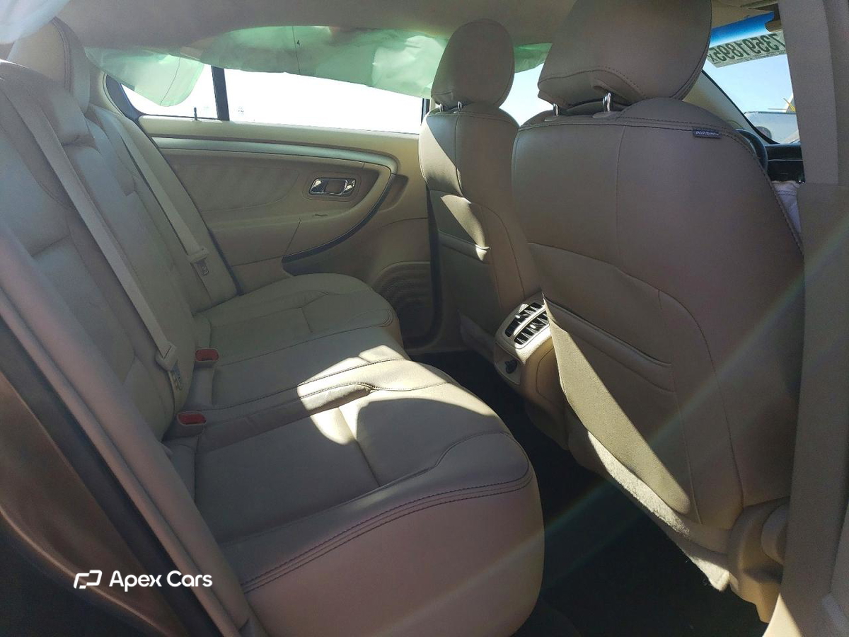 Ford Taurus 2015