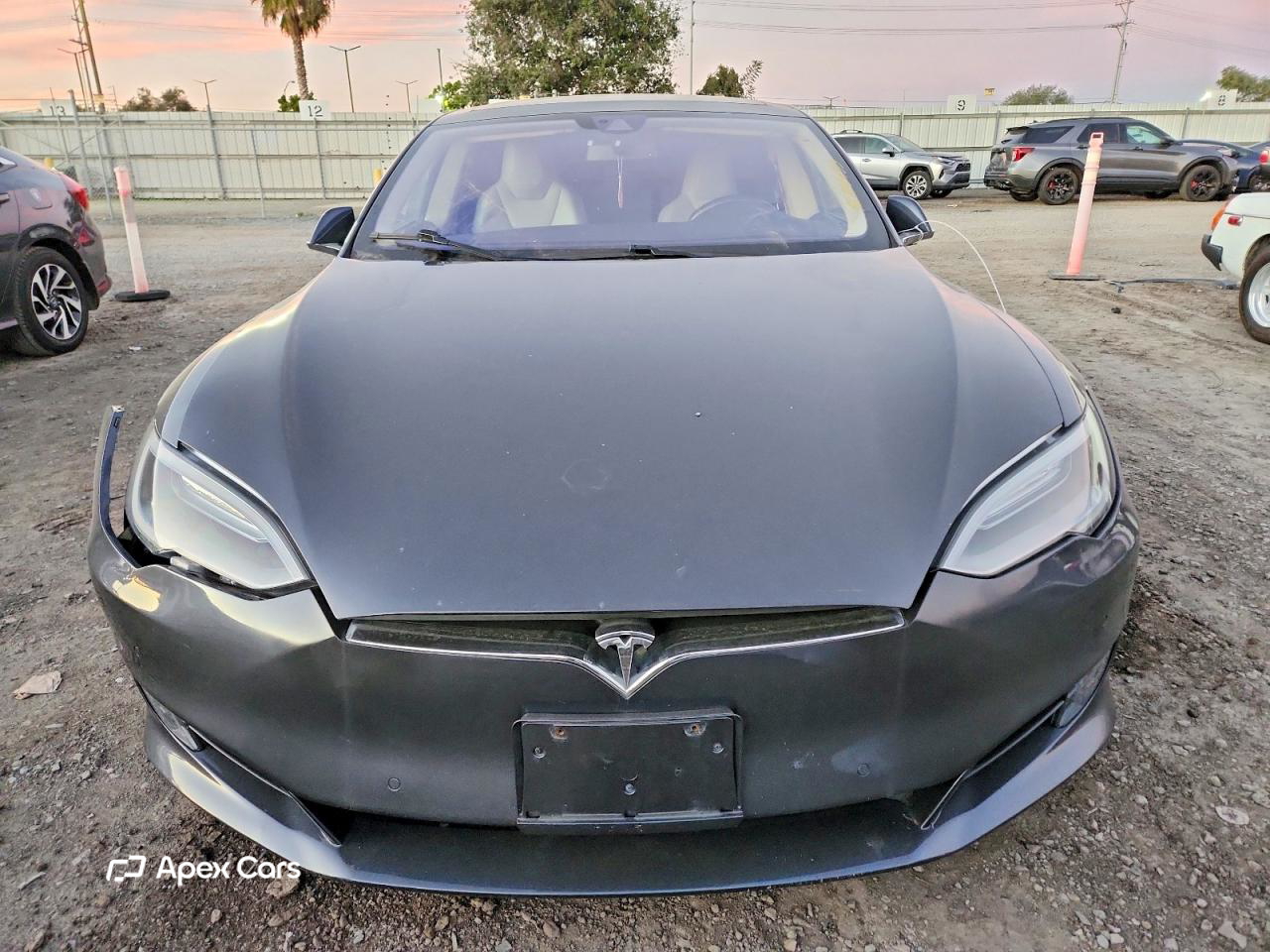 Tesla Model S 2016