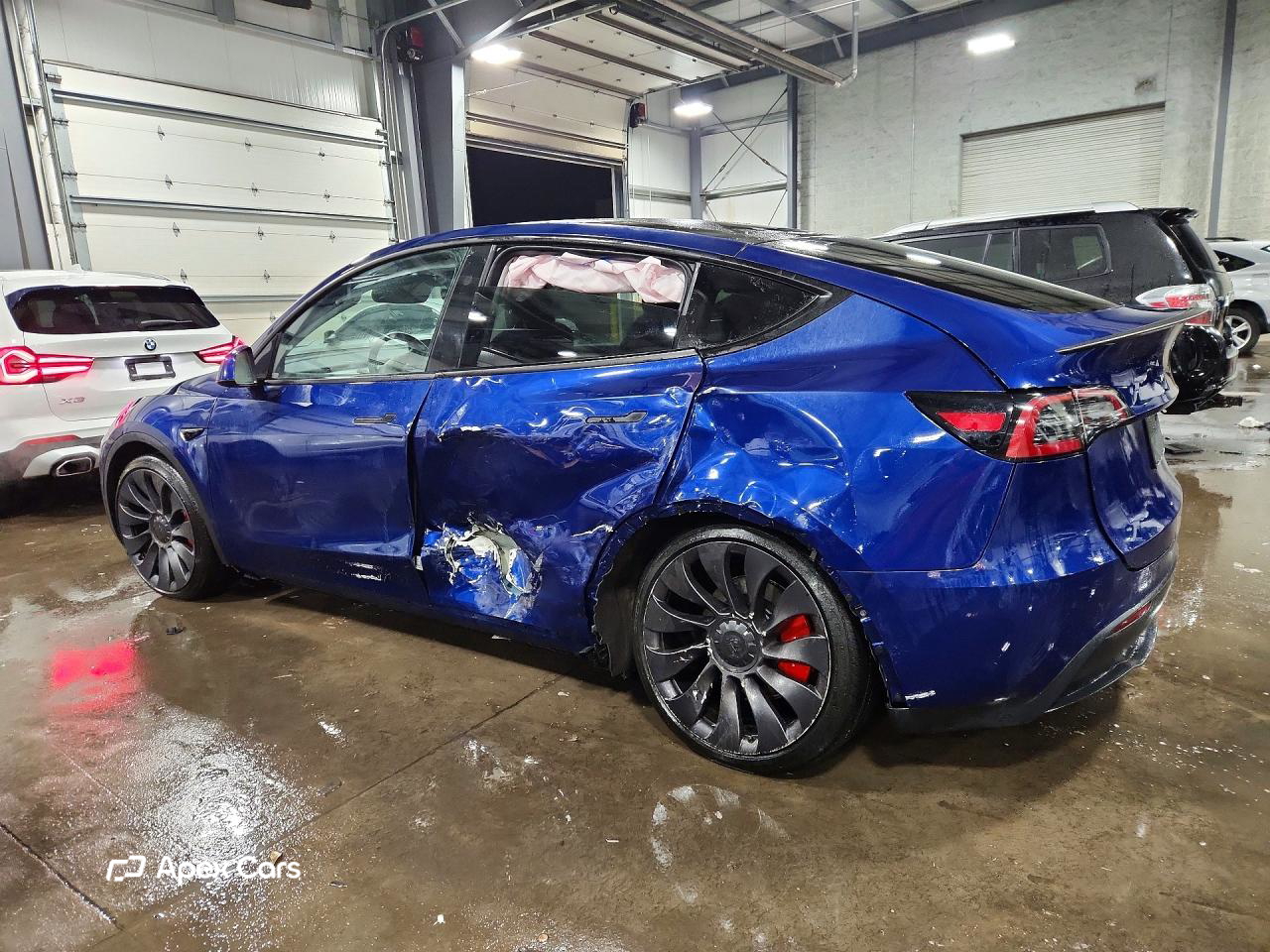 Tesla Model Y 2024