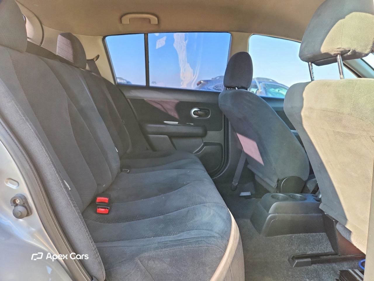 Nissan Versa 2012