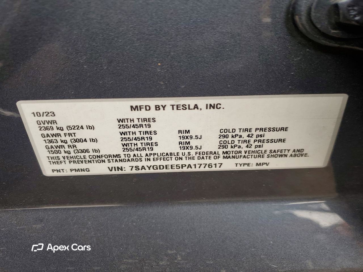 Tesla Model Y 2023