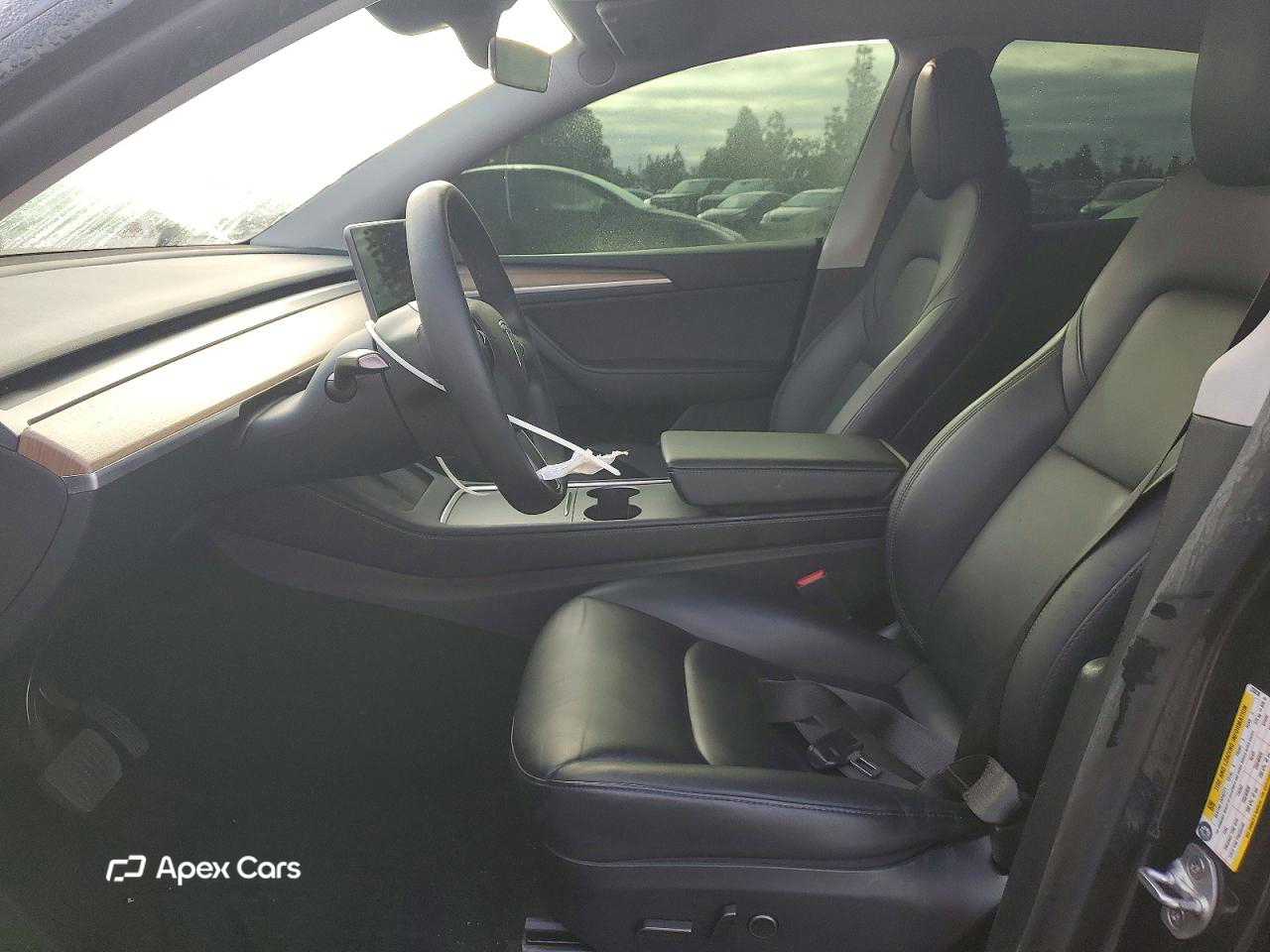 Tesla Model Y 2024