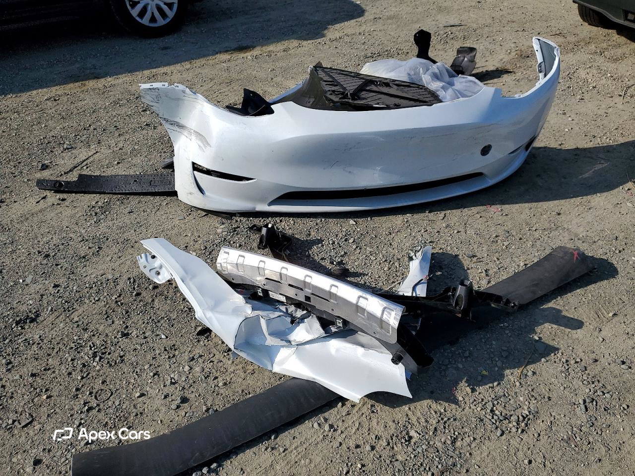 Tesla Model Y 2025