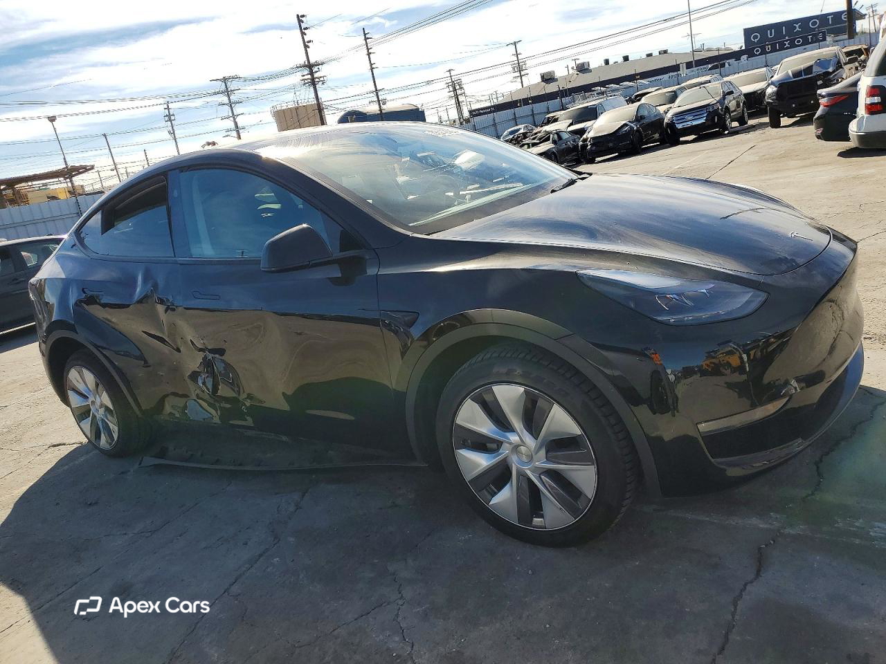 Tesla Model Y 2024