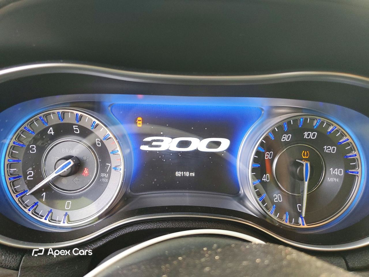 Chrysler 300 2021