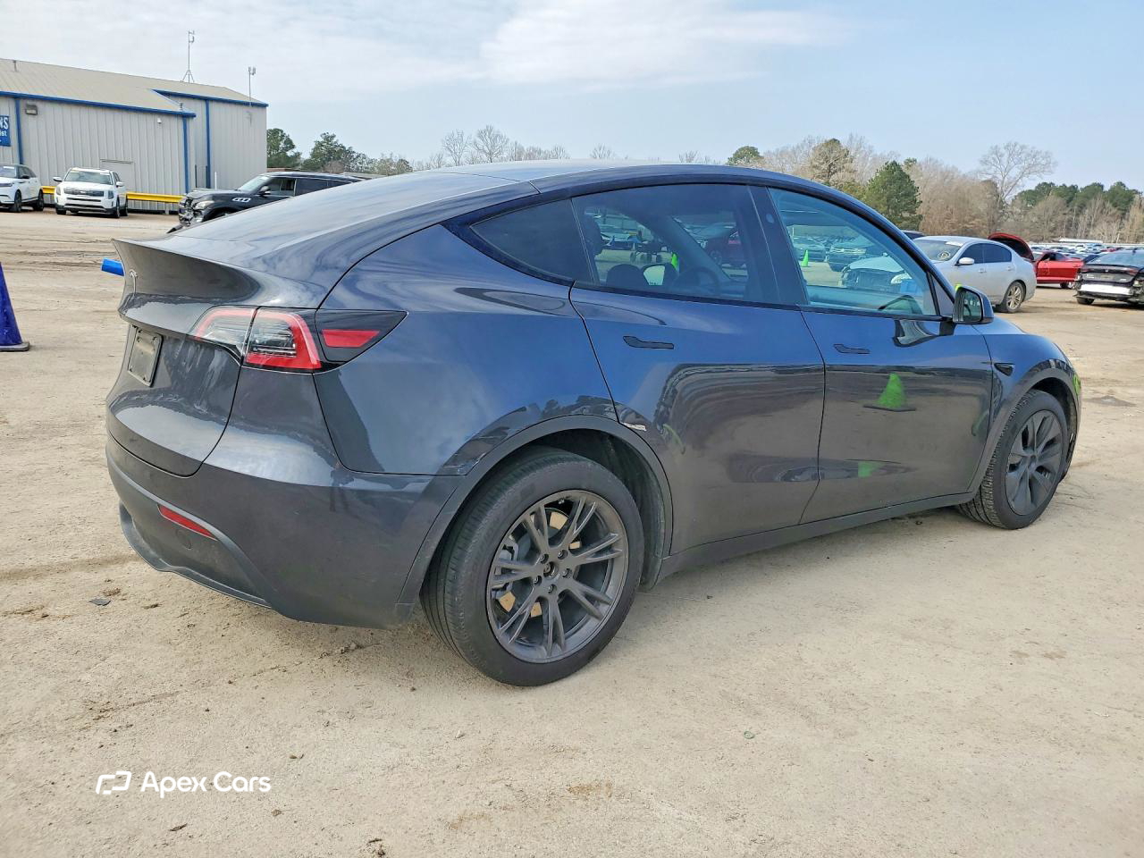 Tesla Model Y 2025