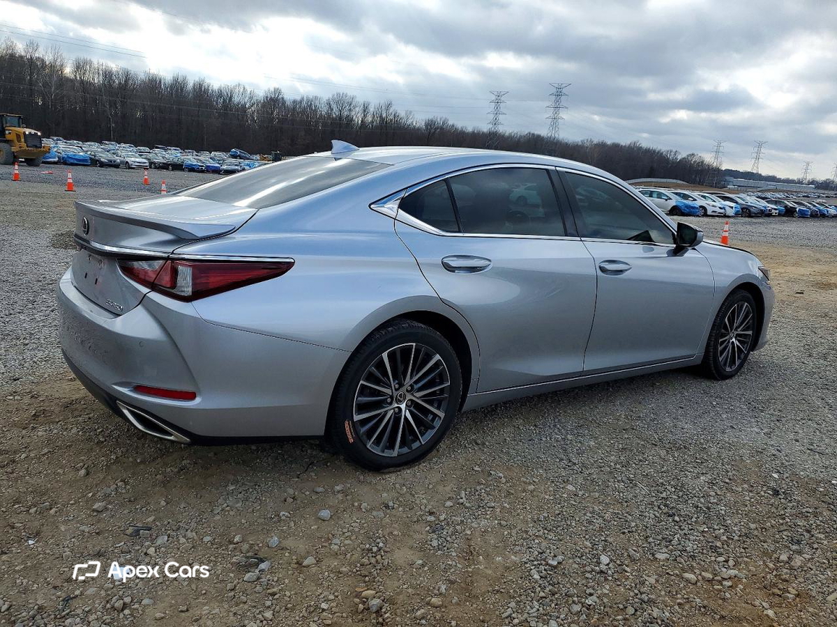 Lexus ES 2022