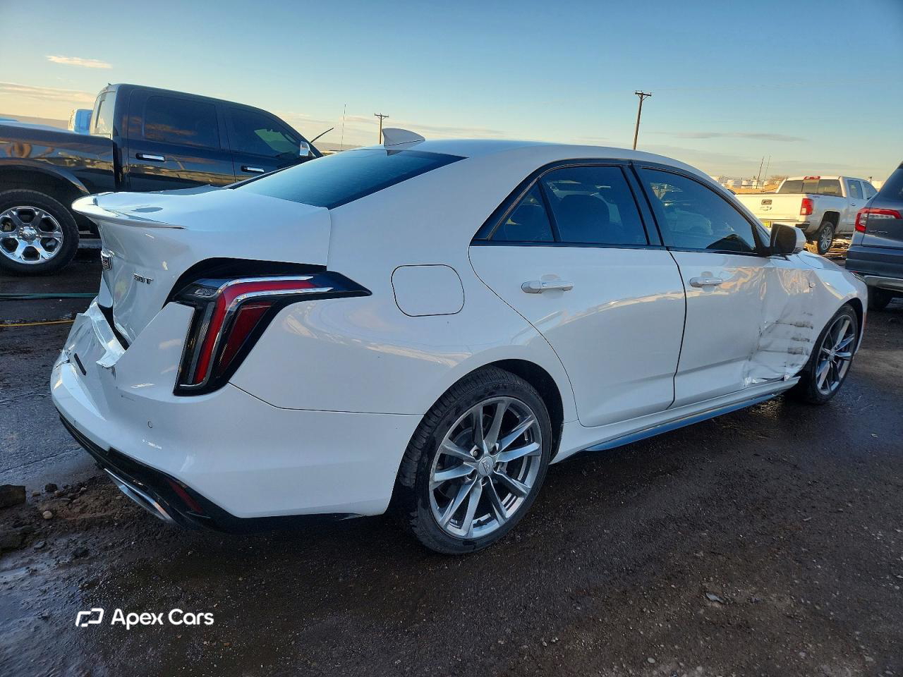 Cadillac CT4 2021