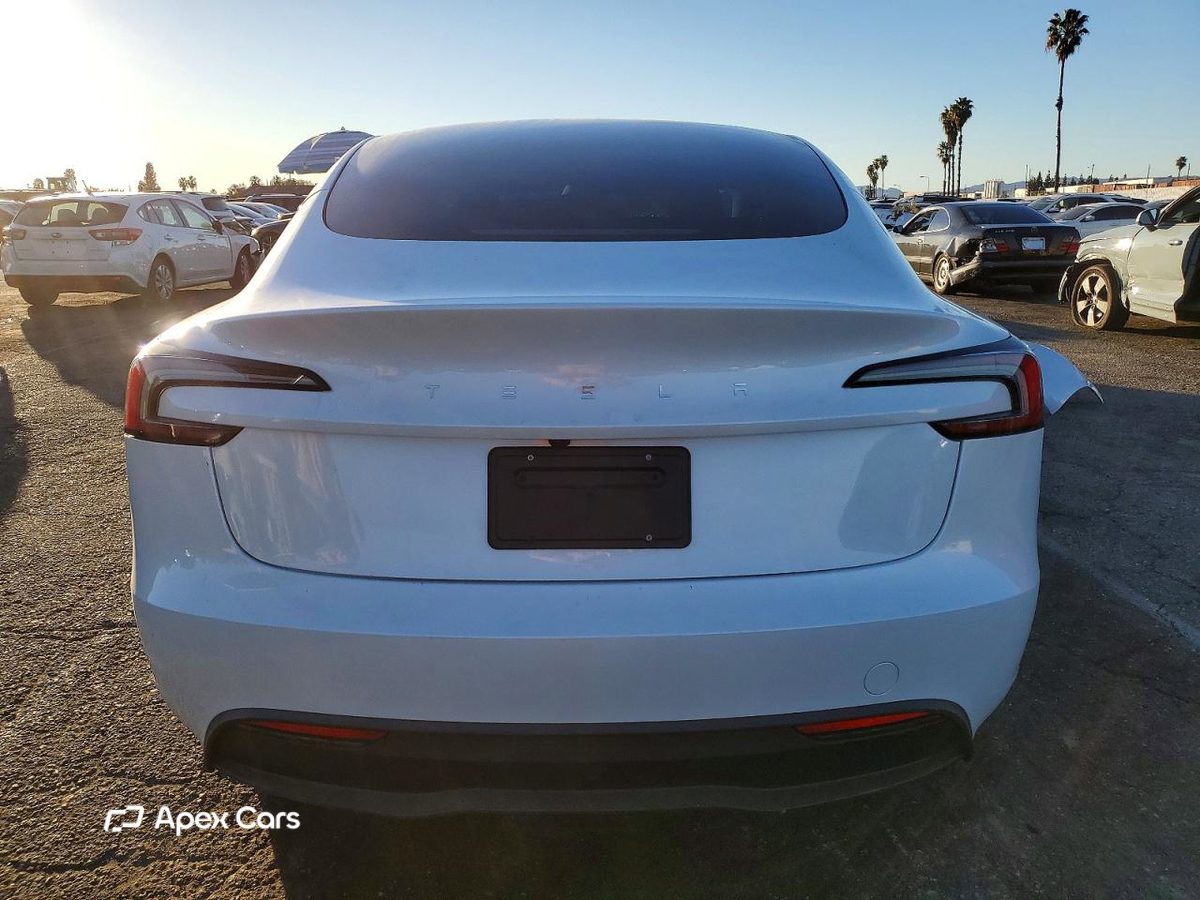Tesla Model 3 2025