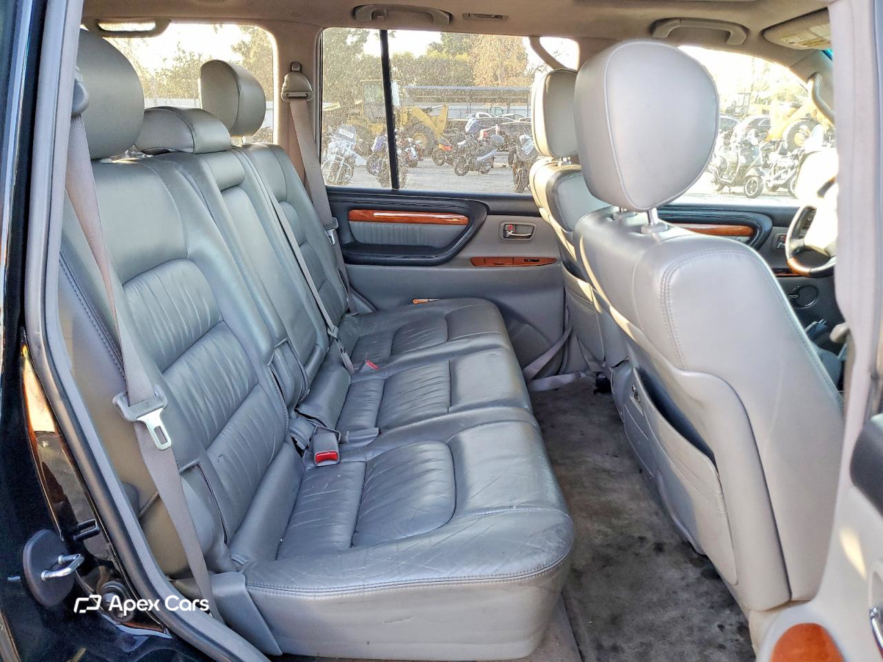 Lexus LX 2005