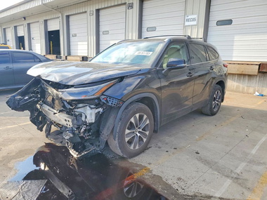 Toyota Highlander 2021 - Image 1 of 15