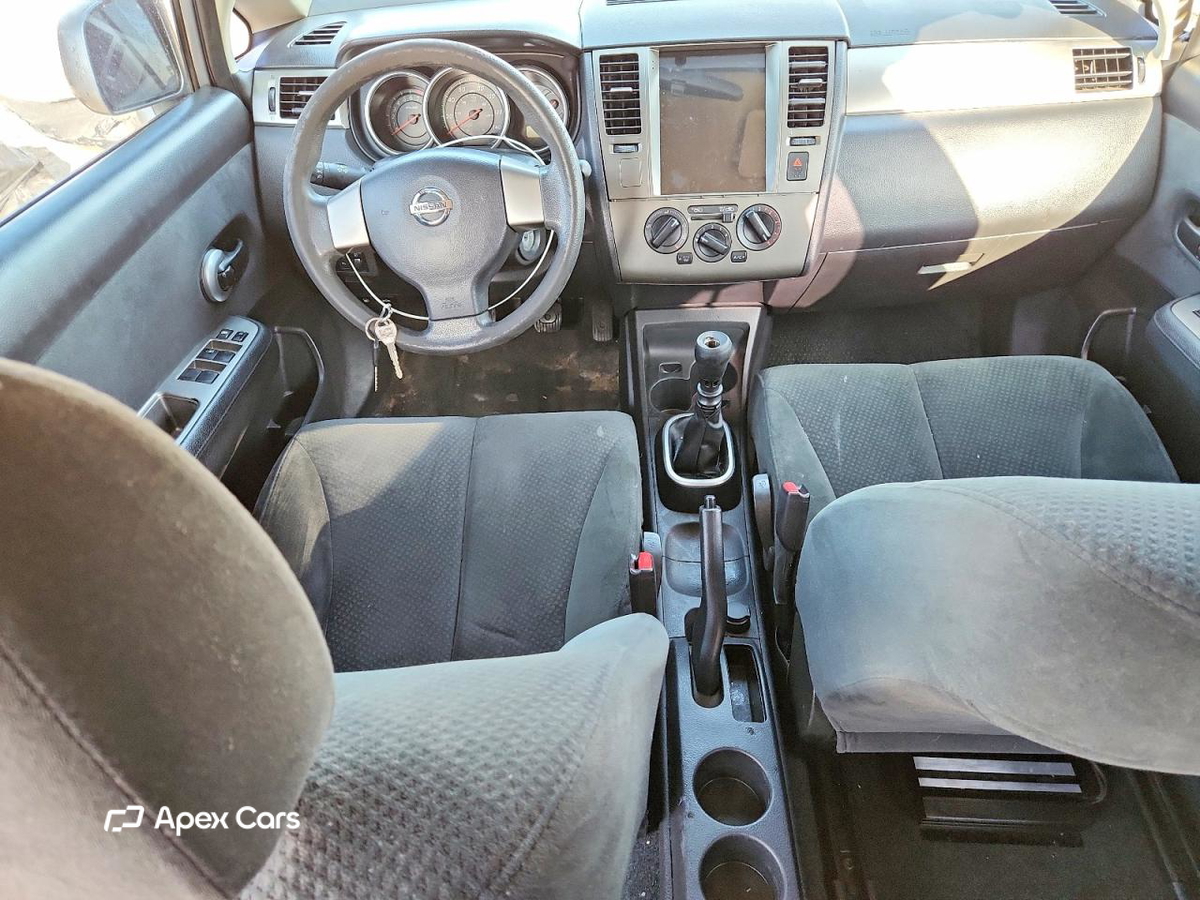 Nissan Versa 2012