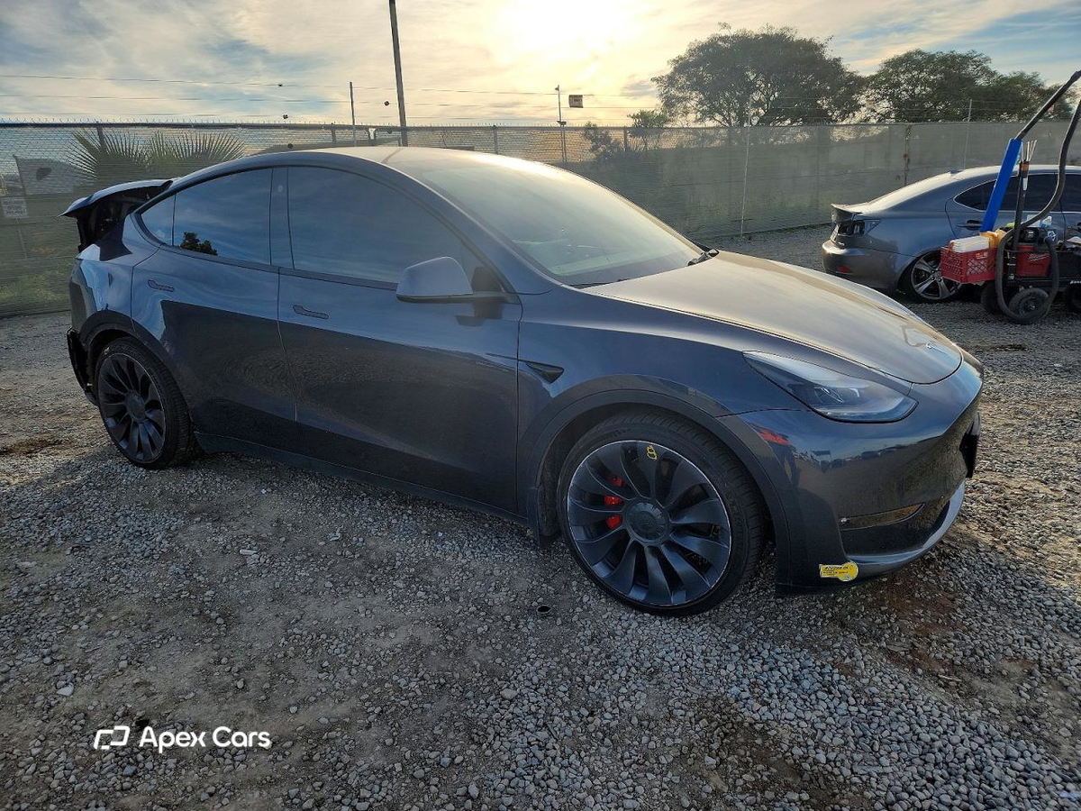 Tesla Model Y 2022
