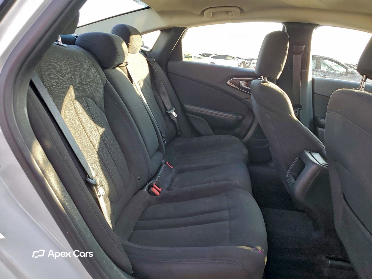 Chrysler 200 2015
