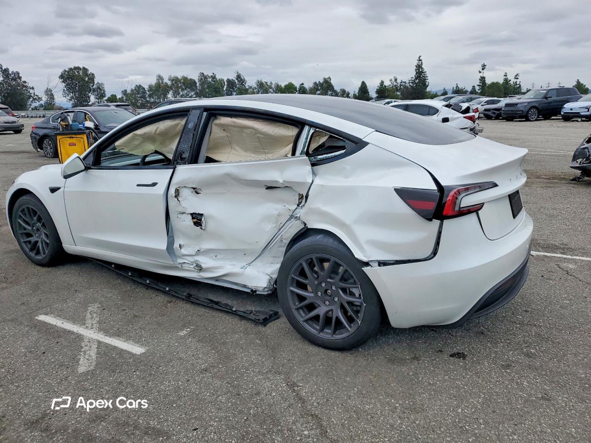 Tesla Model 3 2024