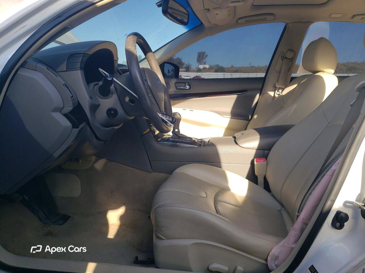Infiniti G 2011