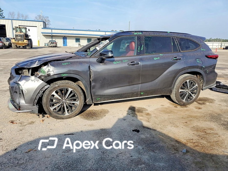 Toyota Highlander 2021 - Image 1 of 14