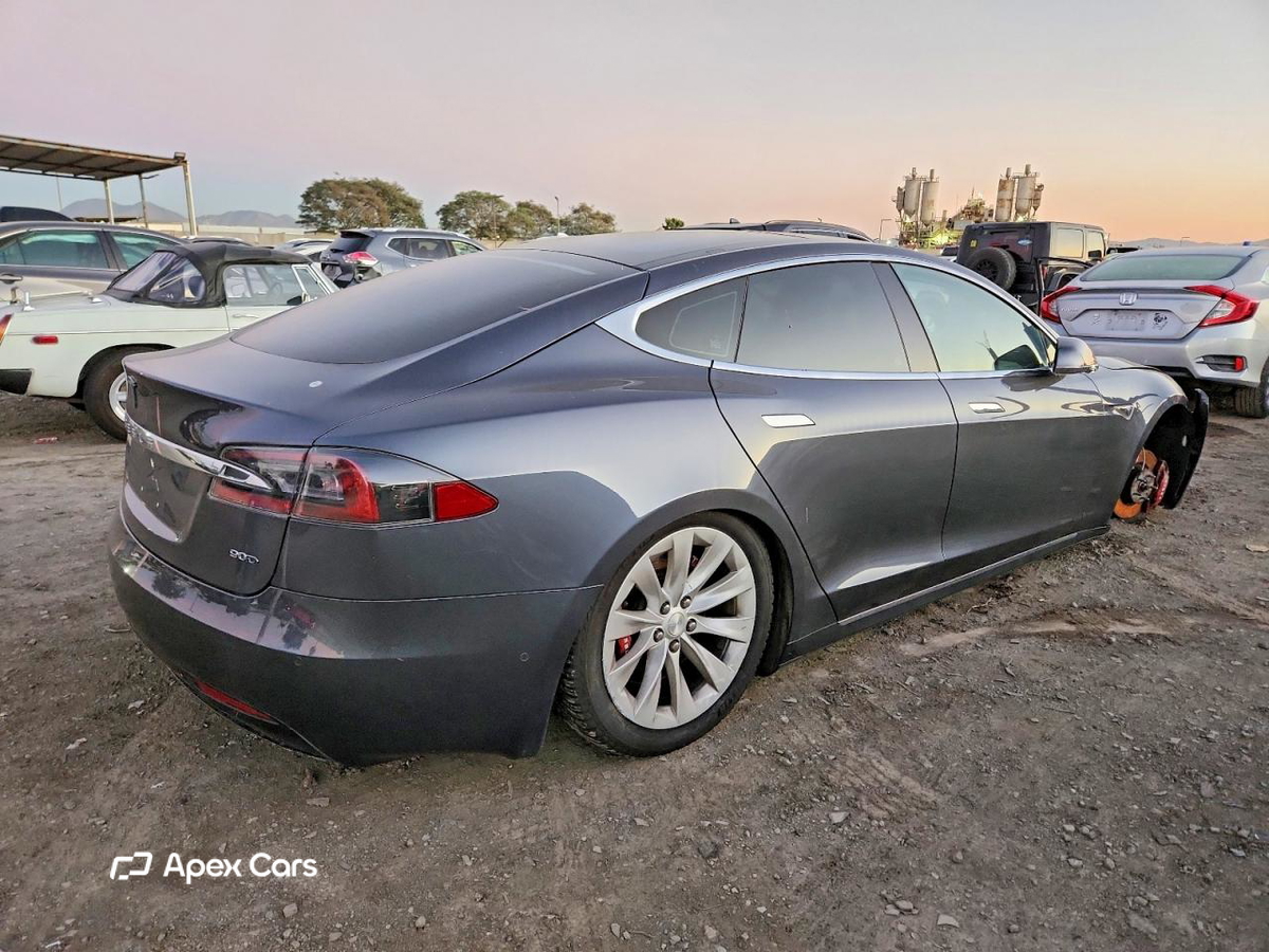 Tesla Model S 2016