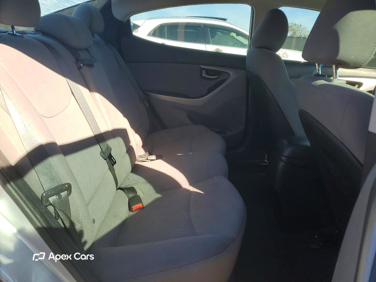 Hyundai Elantra 2016