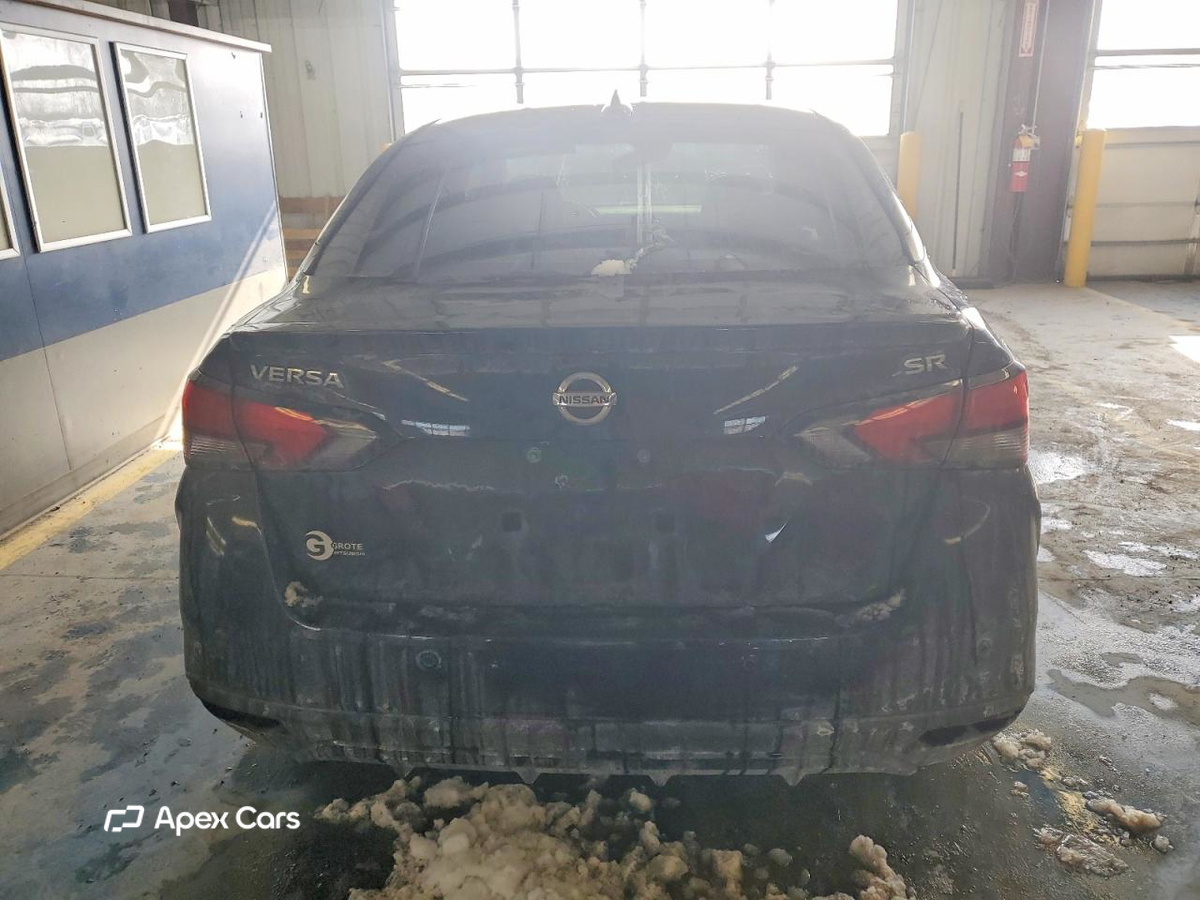 Nissan Versa 2021