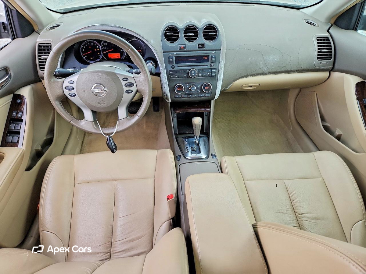 Nissan Altima 2010