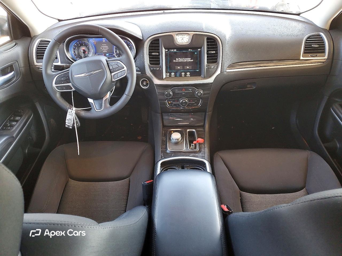 Chrysler 300 2022