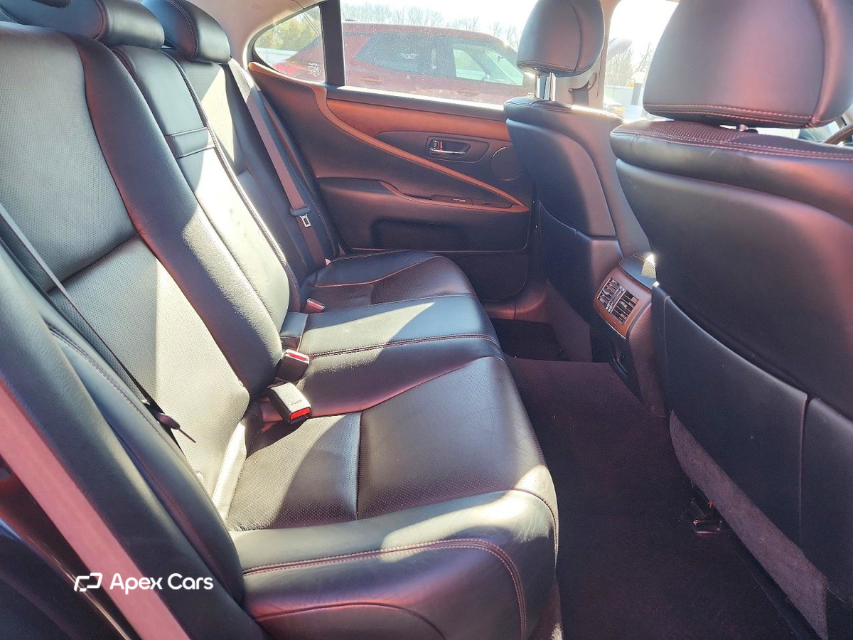 Lexus LS 2011