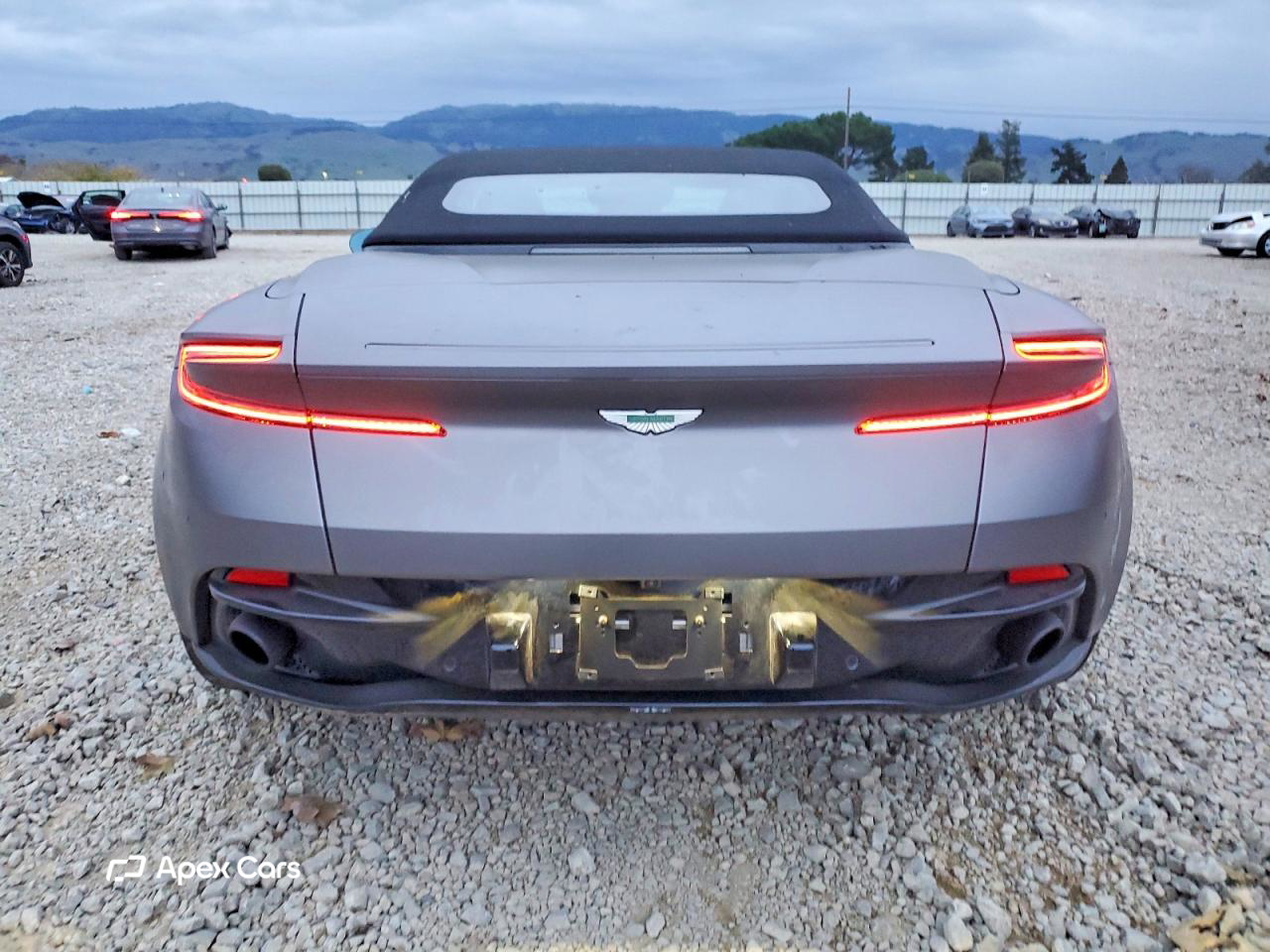Aston Martin DB12 2024
