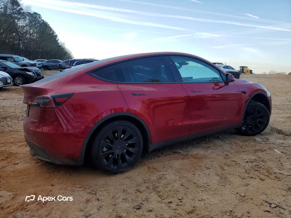 Tesla Model Y 2024