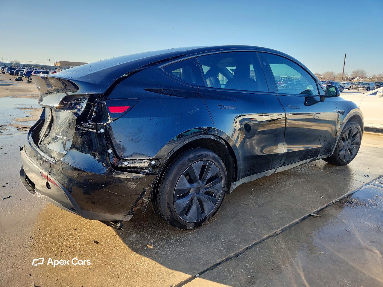 Tesla Model Y 2025