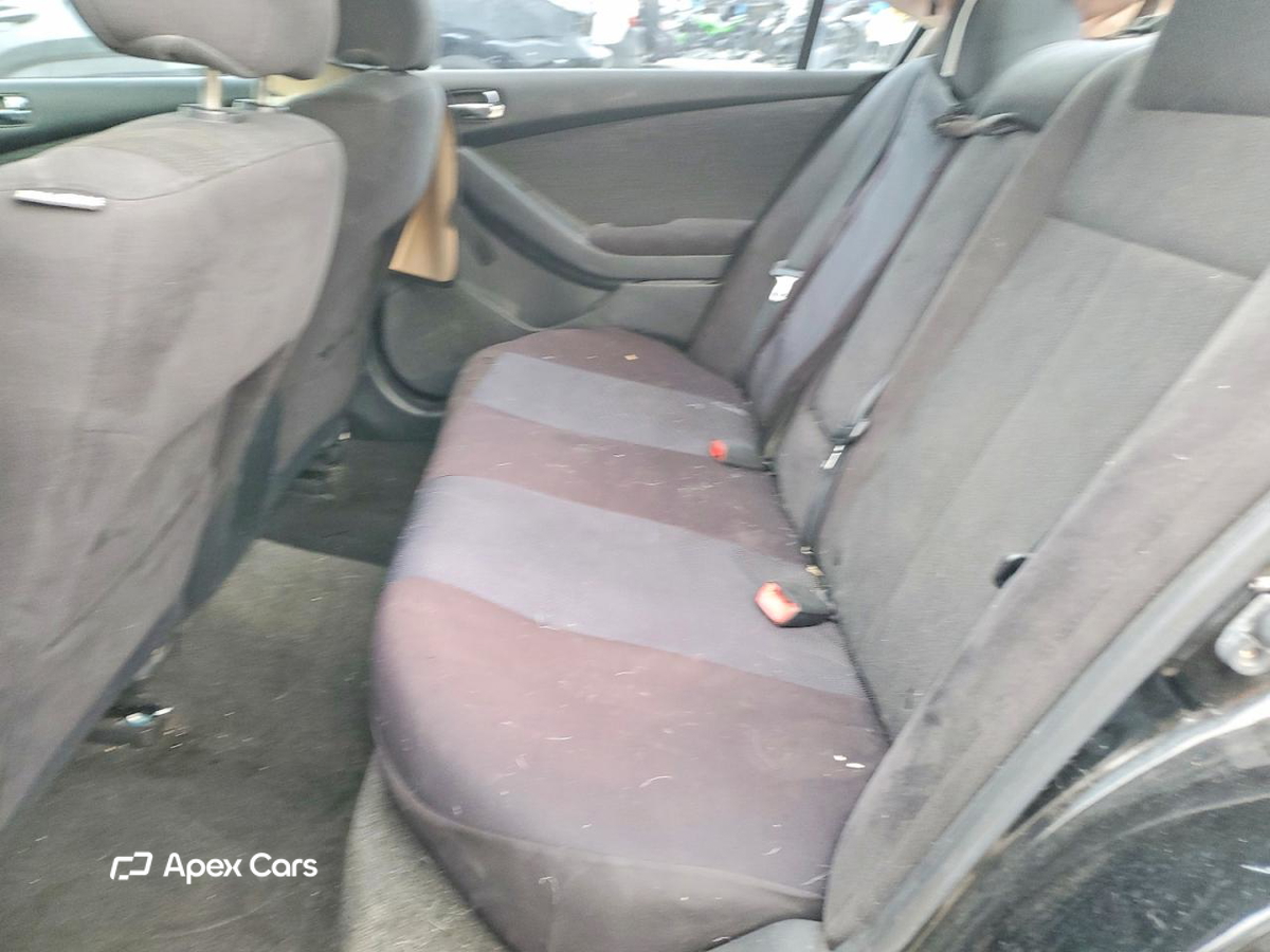 Nissan Altima 2011