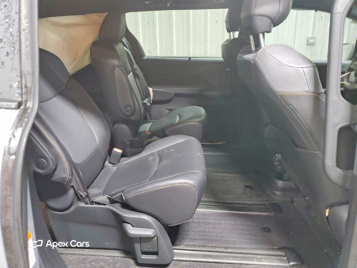Toyota Sienna 2024