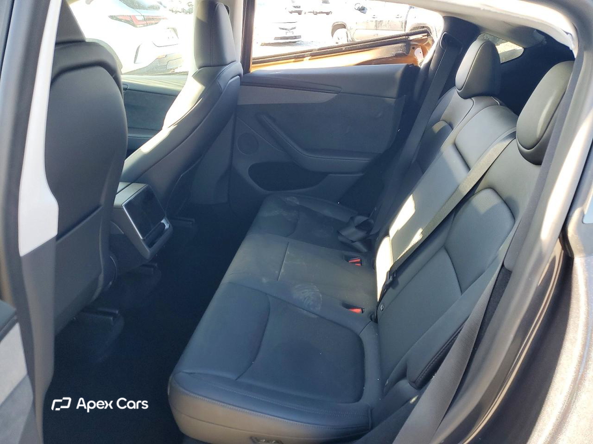 Tesla Model Y 2026