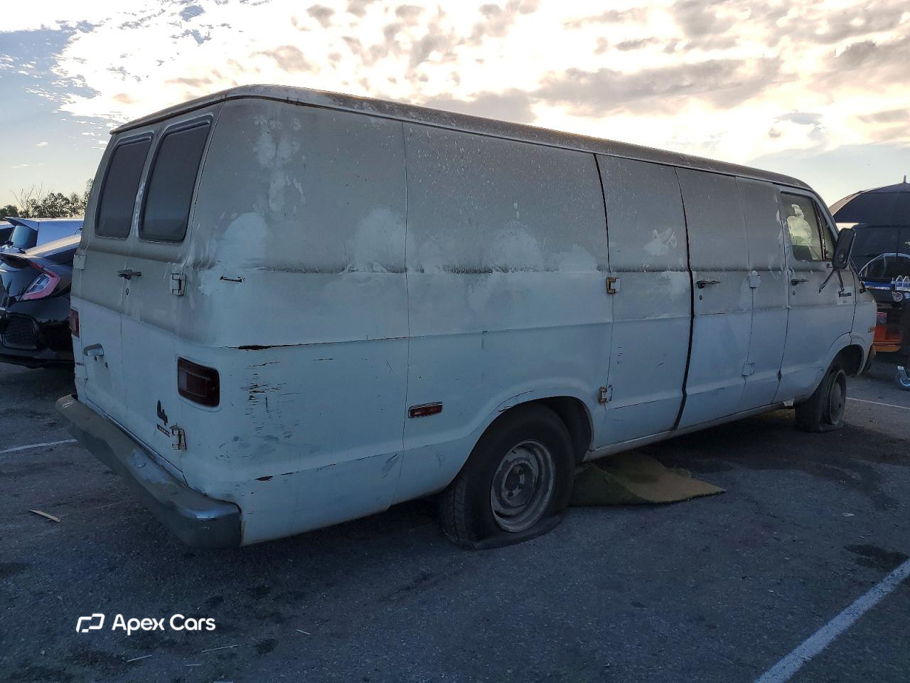 Dodge Caravan 1977