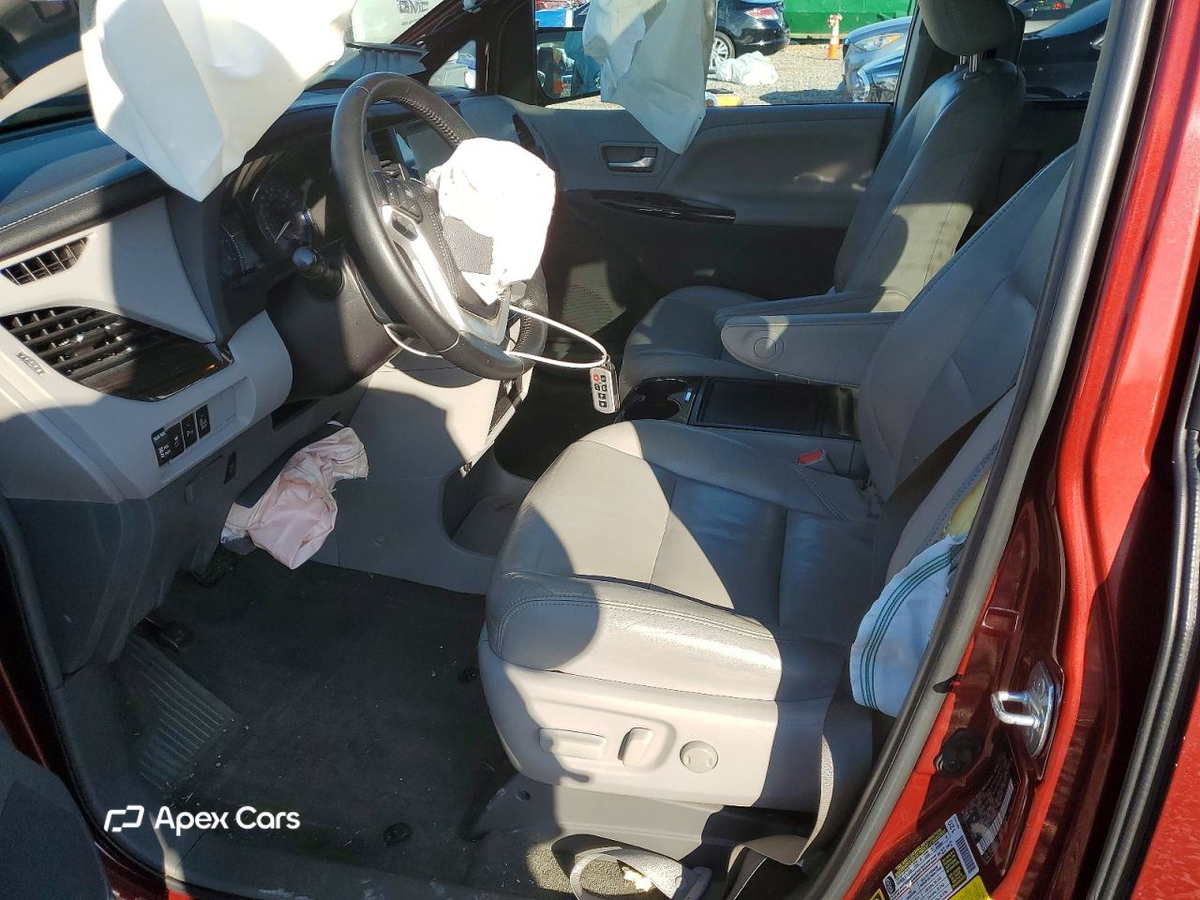 Toyota Sienna 2015