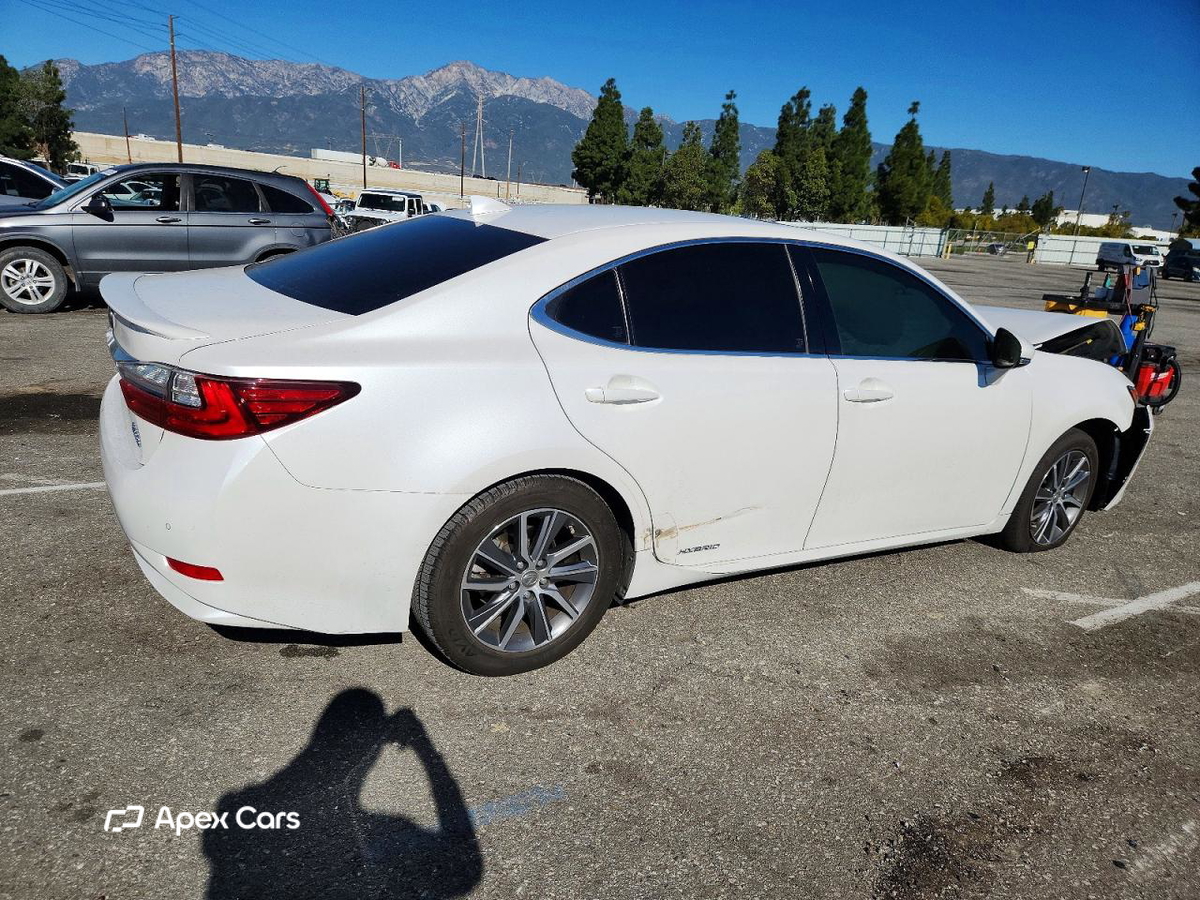 Lexus ES 2016