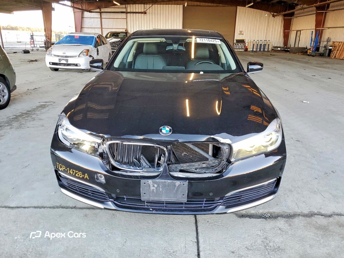 BMW Series 7 2016