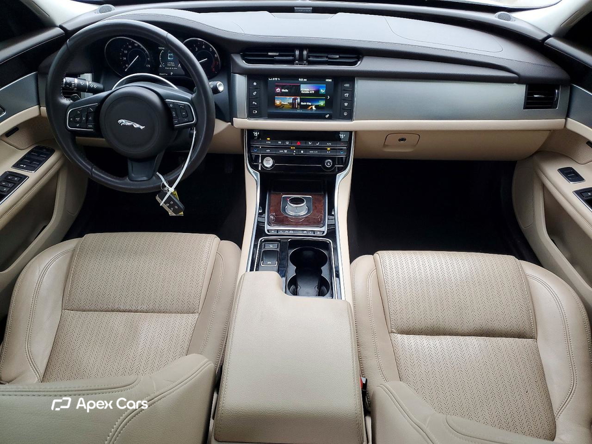 Jaguar XF 2016