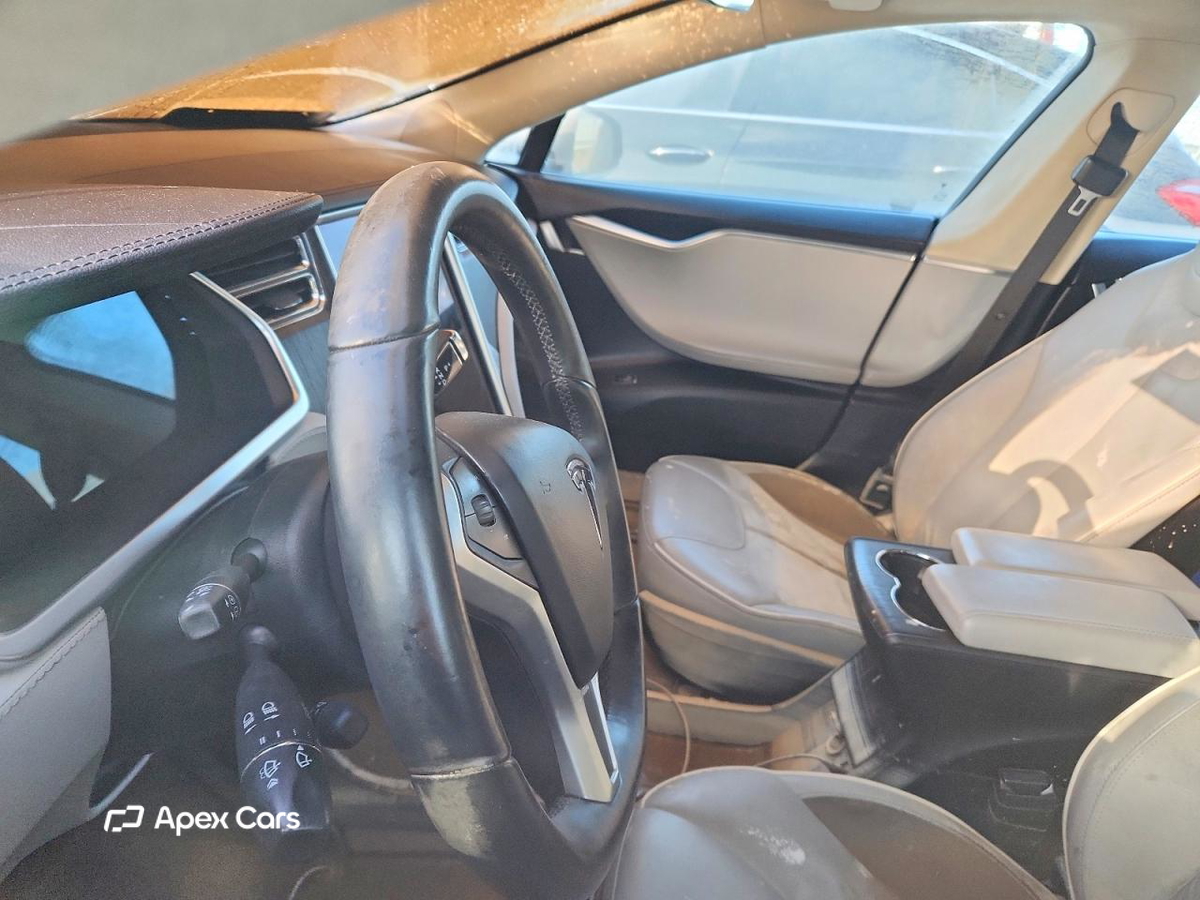 Tesla Model S 2013