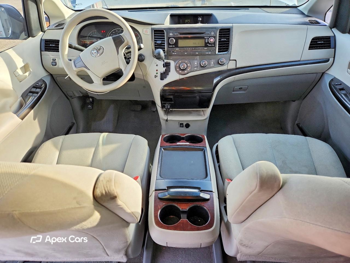 Toyota Sienna 2012