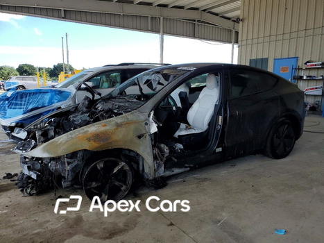 Tesla Model Y 2026 - Image 1 of 13