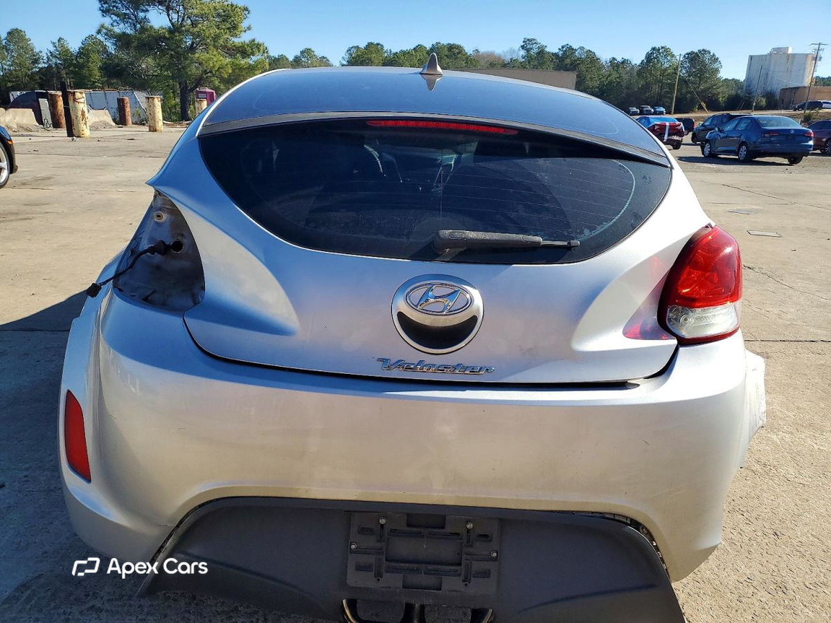 Hyundai Veloster 2013